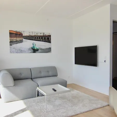 Cool 1-bed W. Private Terrace Apartment *